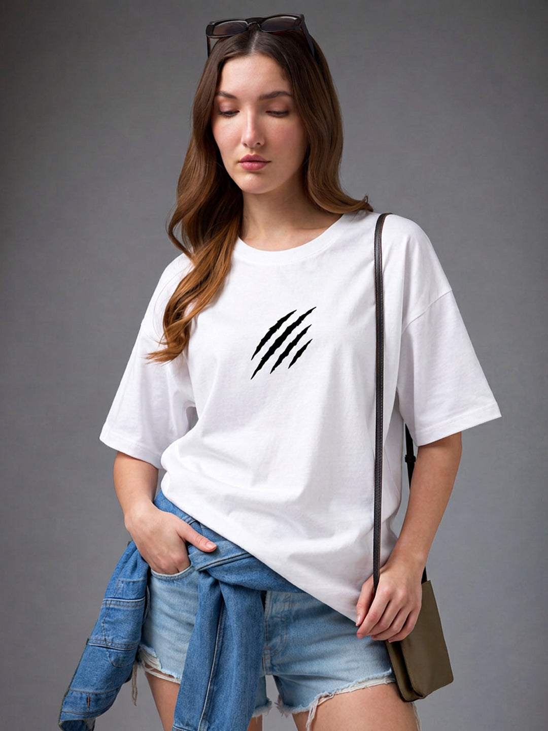 Leotude Women's White Claw Mark Elite T-Shirt