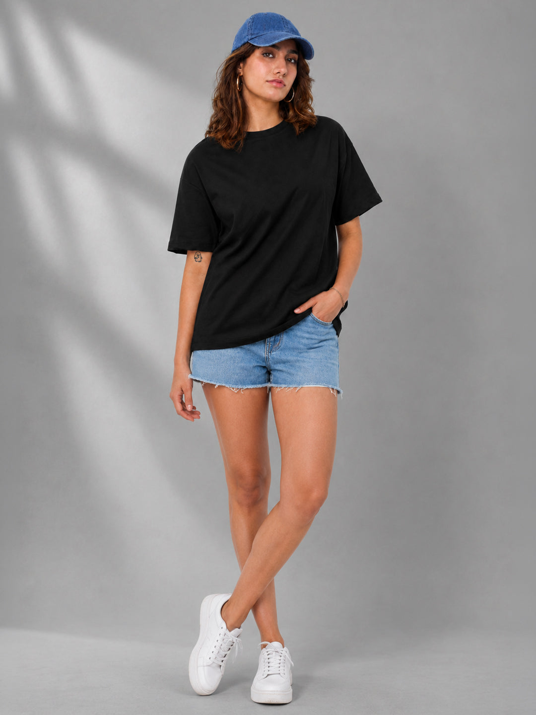 Leotude Oversized Plain T-Shirt — Women's Solid Cotton Drop-Shoulder Tee - Black