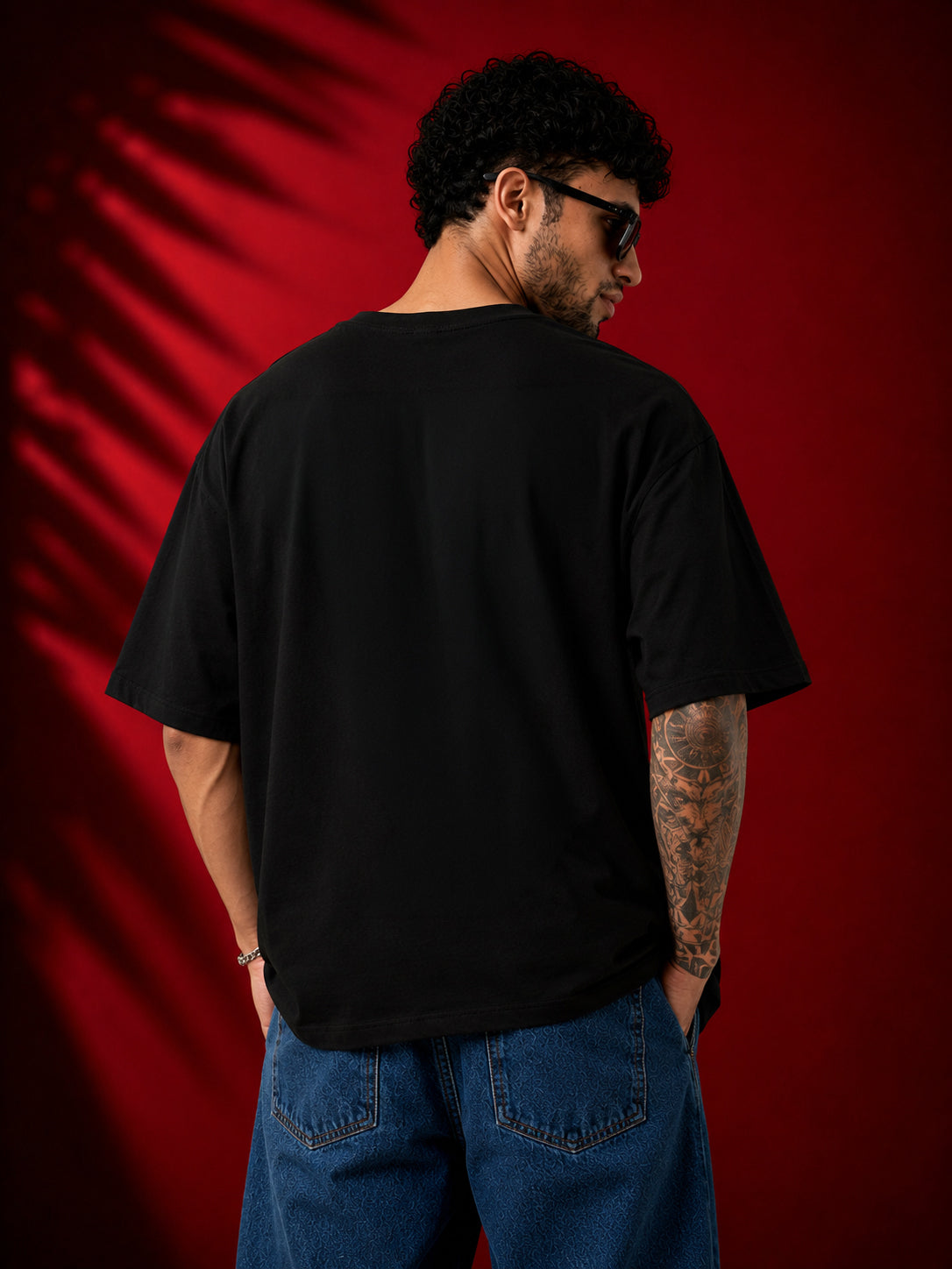 Leotude Men's Thalaiva Graphic Black Oversized T-Shirt