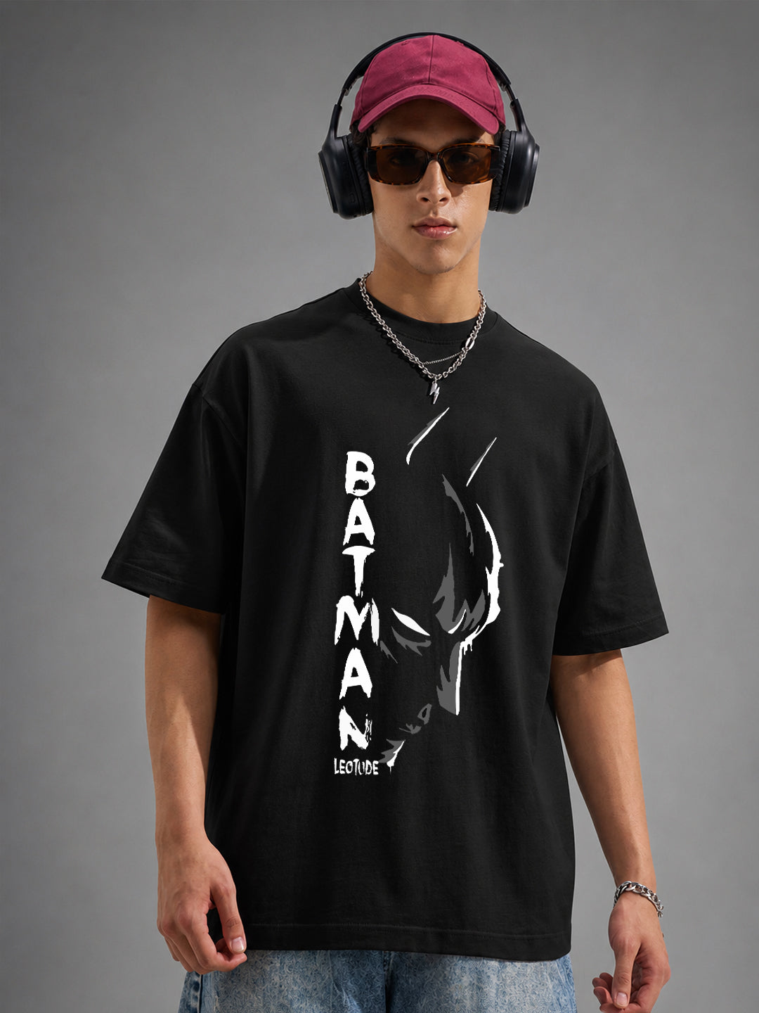 Leotude Bat Hero Graphic Oversized T-Shirt — Men's Black Streetwear Tee