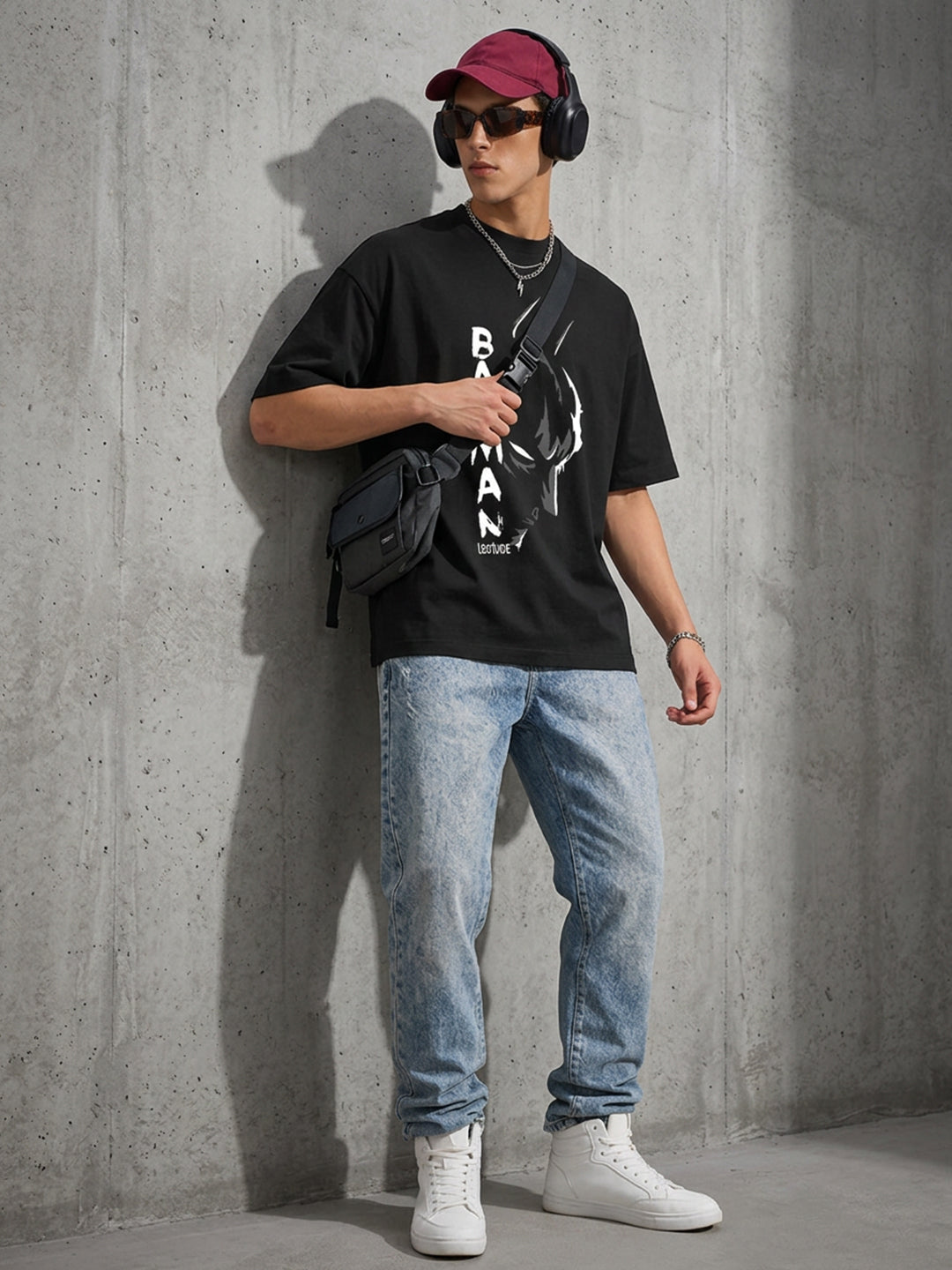 Leotude Bat Hero Graphic Oversized T-Shirt — Men's Black Streetwear Tee
