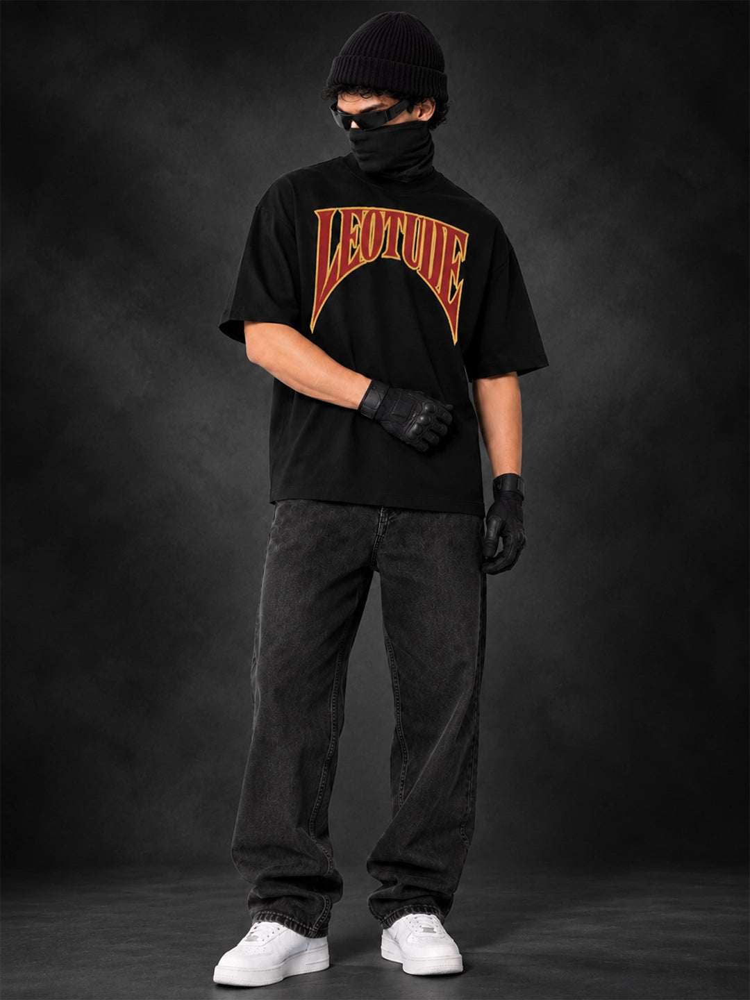 Leotude Men's Black Legacy Logo Elite oversized T-Shirt - side view