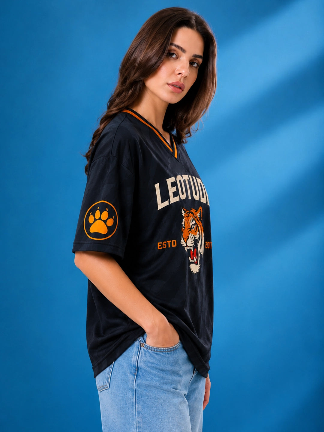 Leotude Women's Black Tiger Printed T-Shirt