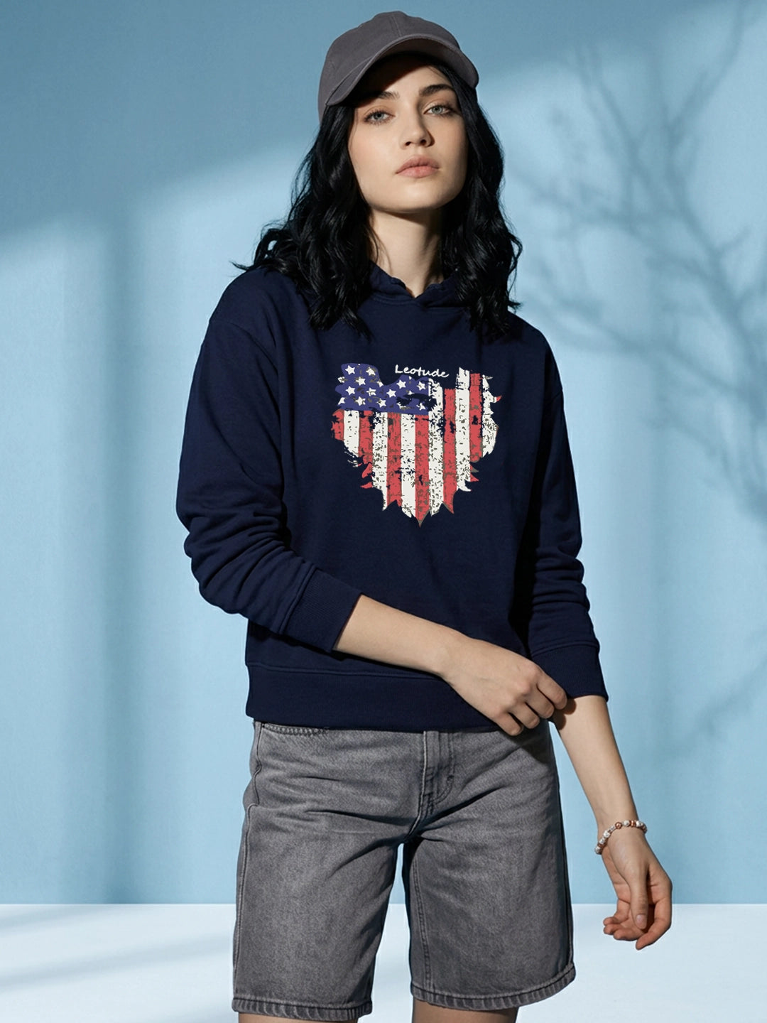 Leotude Women's Navy Blue American Flag Printed Hooded Sweatshirt