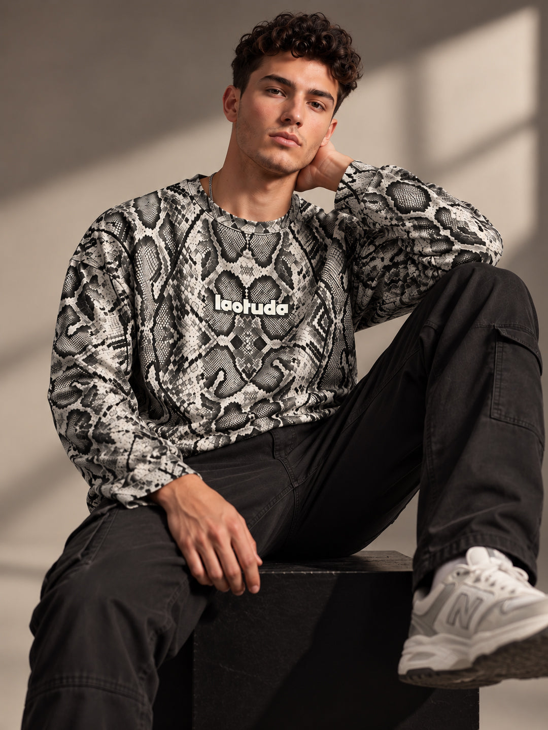 Leotude Men's Grey Snakeskin Print Oversized Full Sleeve T-Shirt