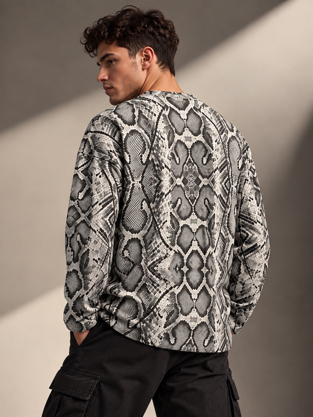 Leotude Men's Grey Snakeskin Print Oversized Full Sleeve T-Shirt