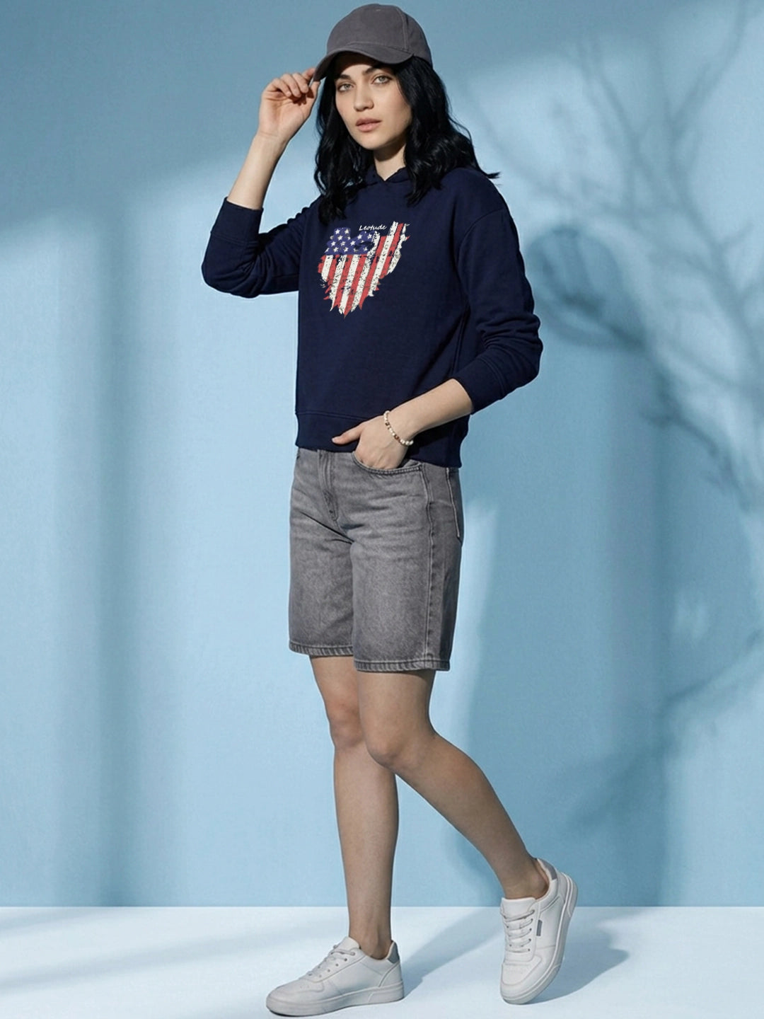 Leotude Women's Navy Blue American Flag Printed Hooded Sweatshirt