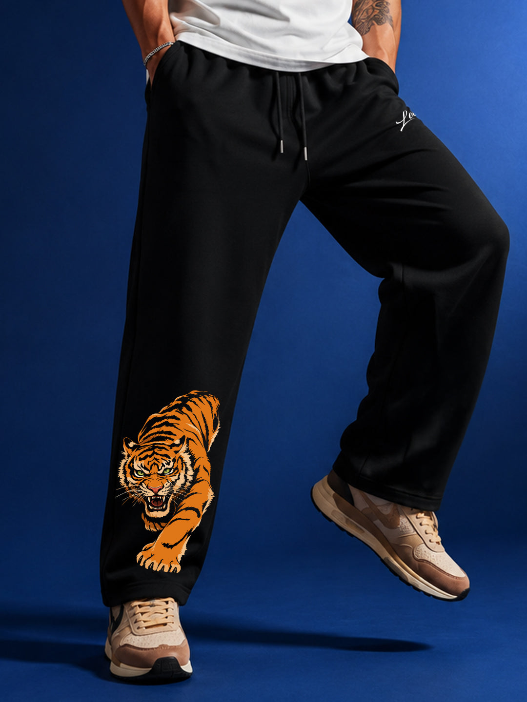 Leotude Men's Black Sher Premium Trackpants