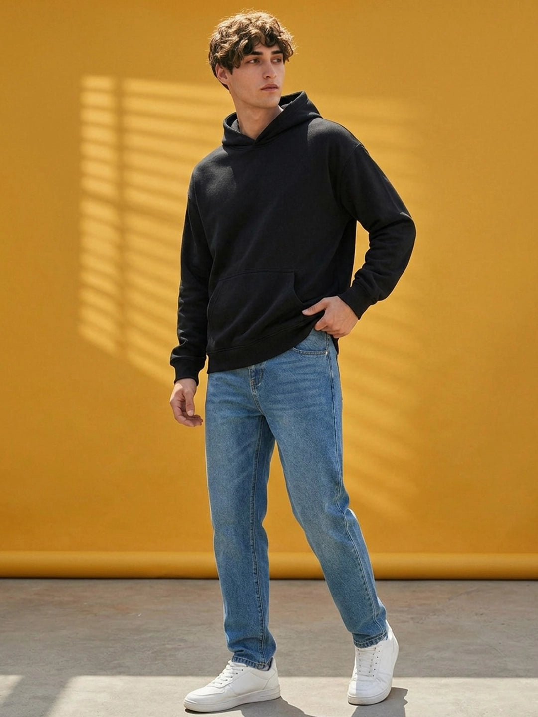 Leotude Men's Black Solid Hooded Sweatshirt